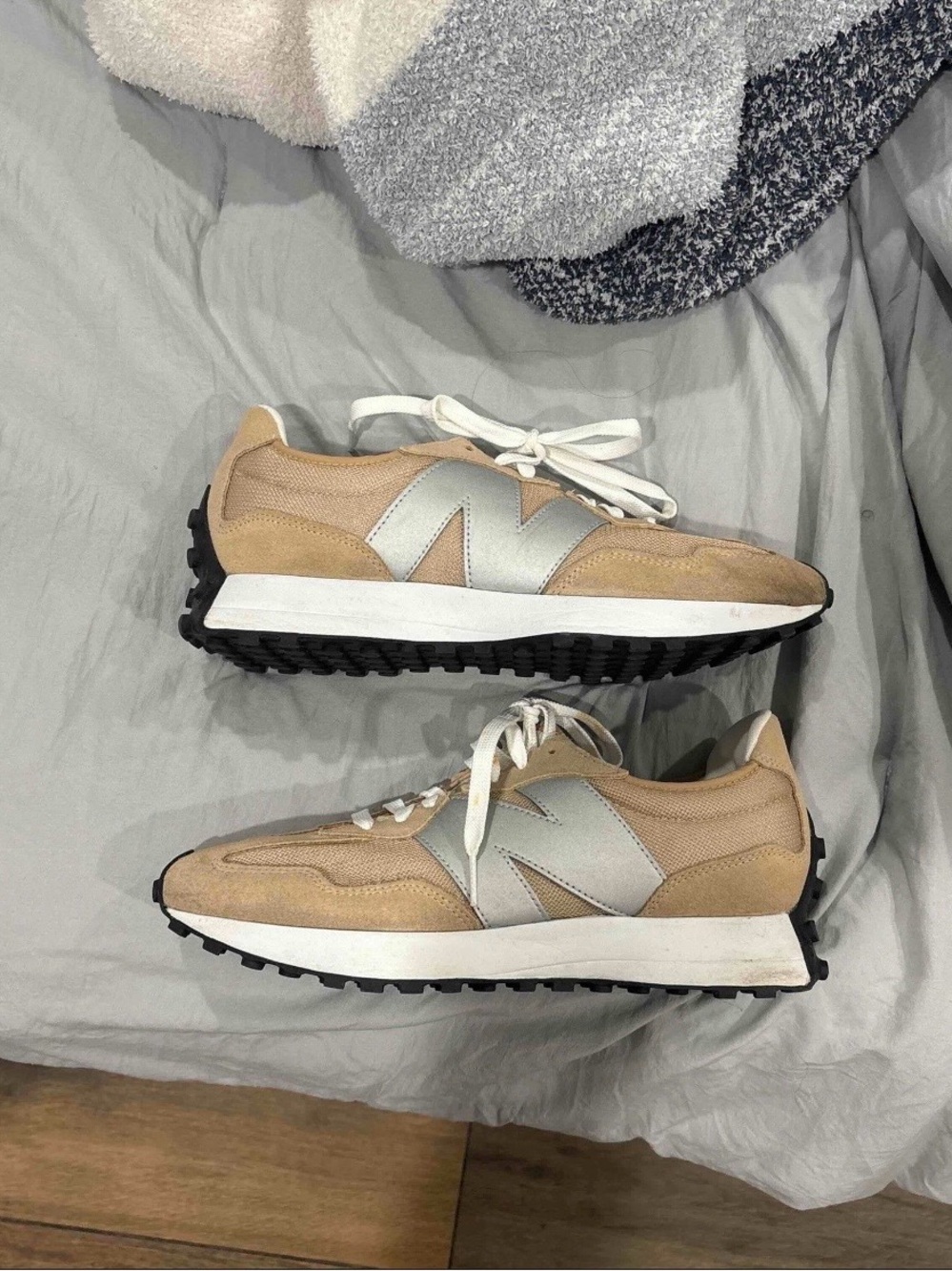 New Balance Tan and Silver Men’s Retro Runner Sneakers